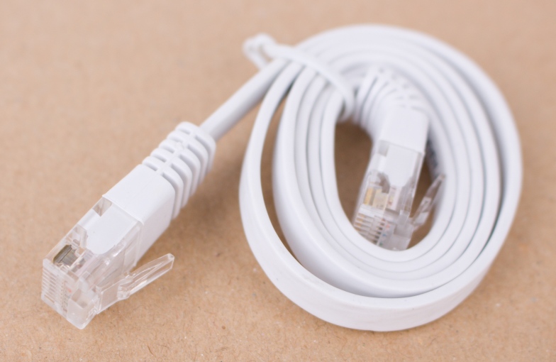 Internetový kabel - 0,5m bílý  plochý
