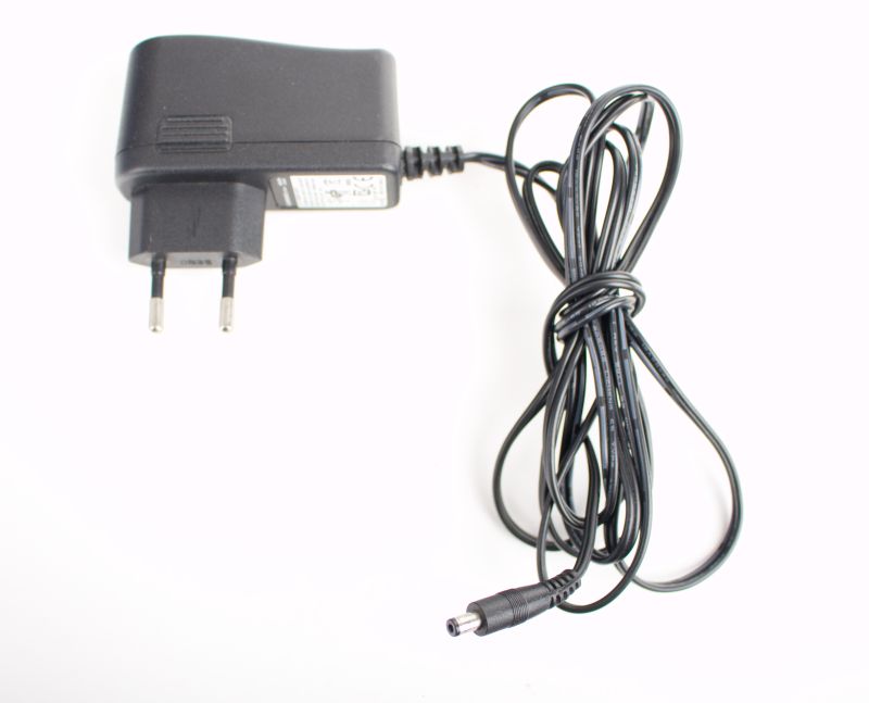 Adaptér Linksys MU12-2033200-C5, Input 100-240V, Output 3.3V, 2.0A